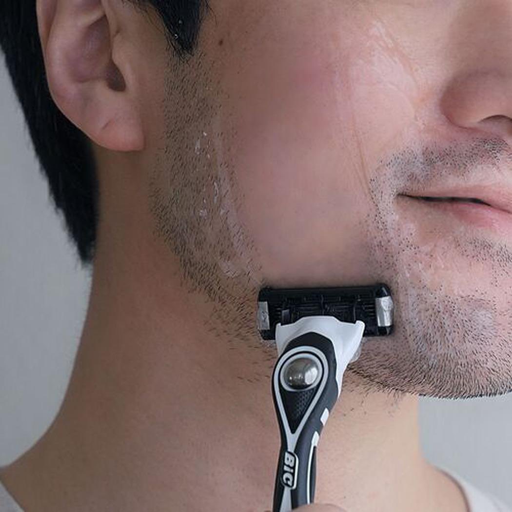 LAZY SOCIETY Cica Shaving Gel 2.3 250ml applied while a gentleman shaves with a razor – Gentleman Korea male skincare product for sensitive skin